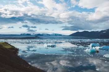 Climate-cold-glacier-iceberg